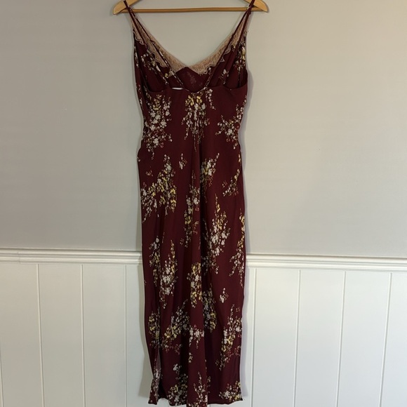 ASTR The Label Red Floral Slip Dress Size xs Lace V-Neck Grunge Whimsigoth - Picture 5 of 7